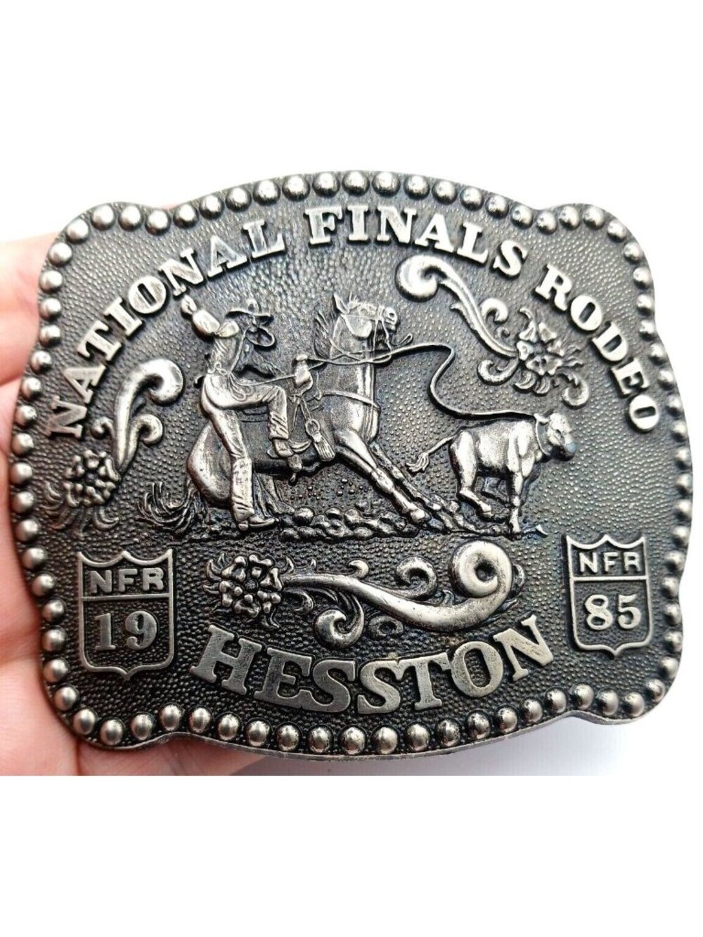 Belt Buckle HESSTON NATIONAL FINALS RODEO 1985 3rd ED Fellows Display Item #D-7 - Picture 2 of 6
